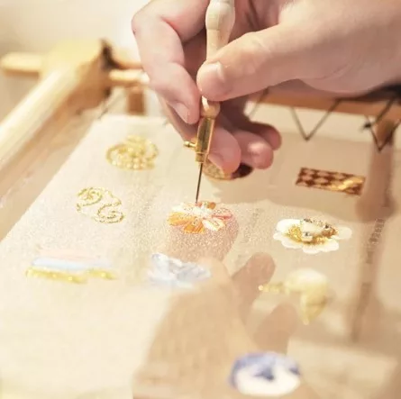 Hímzőtű cserélhető fejjel kézimunkához és kreatív projektekhez