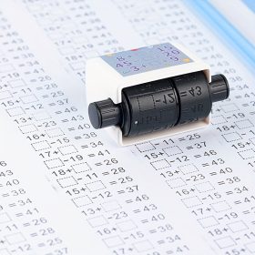   2db Matematikai Összeadás és Kivonás Oktatási Pecsét Készlet + Tinta
