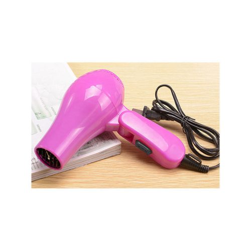 Összecsukható utazó hajszárító csendes működéssel, 850W teljesítménnyel