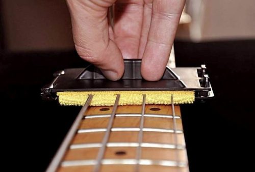 Gitárhúr tisztító párna - Kényelmes és hatékony megoldás húrok karbantartására