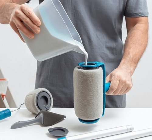 Csepegésmentes festőhenger festékadagoló tartállyal