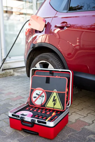 NEO TOOLS Szigetelt szerszámkészlet elektromos és hibrid autók javításához 51db 01-312