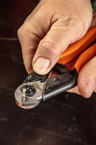 NEO TOOLS DRÓTVÁGÓ FOGÓ 200MM 25 év garanciával 01-512