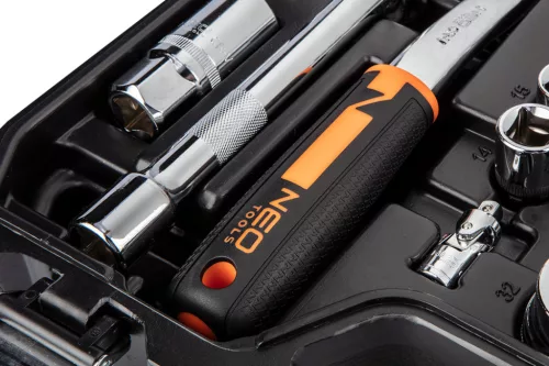 NEO TOOLS Dugókulcskészlet + szerszámkészlet 1/2", 1/4", 82db 25 év garanciával 10-059