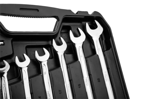 NEO TOOLS Dugókulcskészlet + szerszámkészlet 1/2", 1/4", 82db 25 év garanciával 10-059