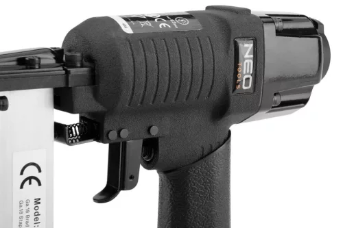NEO TOOLS Pneumatikus tűző- és szegbelövőgép, "90" tip. kapcsok 10-40mm, szegek 10-50mm, kiegészítőkkel 2 év garanciával 14-570