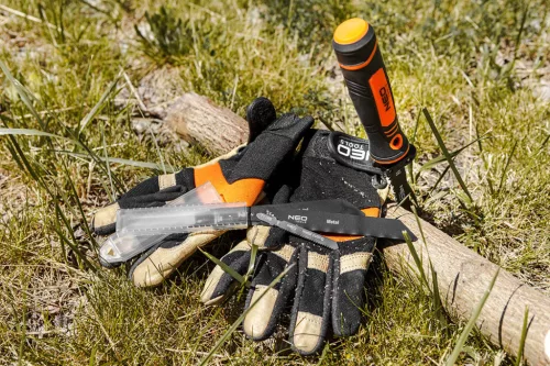NEO TOOLS Kézifűrész szett univerzális befogóval, 4 db lappal, dekopír és orrfűrész lapokhoz. 44-650