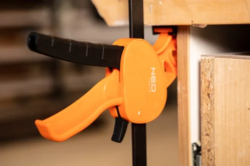 NEO TOOLS Autómata gyorsszorító, 135kg, 6"/150mm, 2 funkciós 45-500