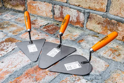 NEO TOOLS Kőműveskanál, háromszög, 200mm, fa markolat 50-102