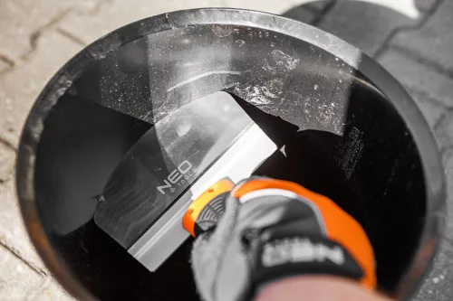 NEO TOOLS Glett kiszedő spakli, vödörspakli, ívelt 160mm 50-361