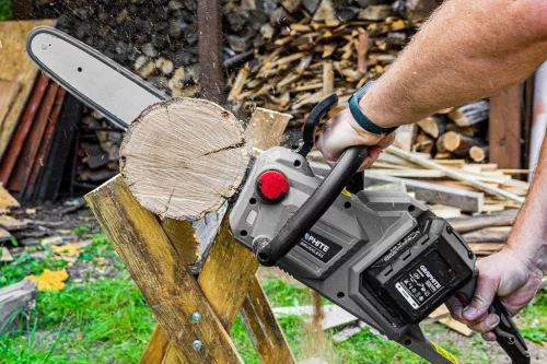 GRAPHITE Akkus szénkefementes láncfűrész Energy+, 36V(2x18V), 14" (350mm), akku nélkül!!! 3 év garanciával 58G043