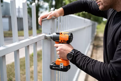 NEO TOOLS Akkus szénkefementes ütvecsavarozó, 1/2" (négyszög) Energy+, 18V, 850Nm, akku nélkül 3 év garanciával 04-608