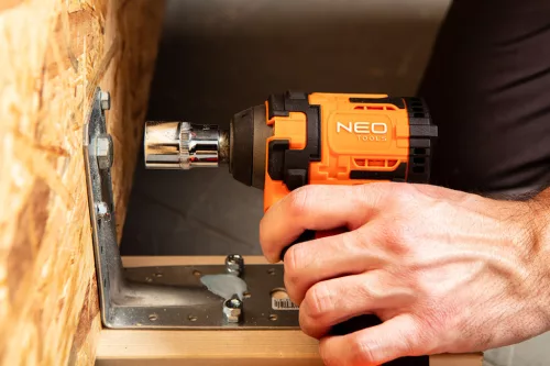 NEO TOOLS Akkus szénkefementes ütvecsavarozó 1/2"(négyszög), Energy+, 18V, Kompakt méret, 350NM akku nélkül! 3 év garanciával 04-613