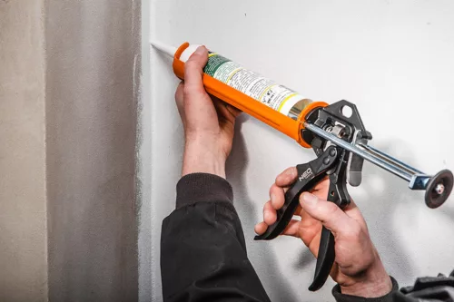 NEO TOOLS Kinyomópisztoly 240mm, tripla vezetés erősítéssel, sűrűbb anyagokhoz 61-004