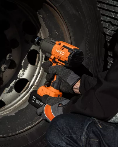 NEO TOOLS Akkus szénkefementes ütvecsavarozó 1/2"(négyszög), Energy+, 18V, 1100NM akku nélkül!!! 3 év garanciával 04-618