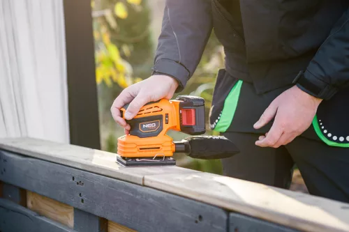NEO TOOLS Akkus szénkefementes rezgőcsiszoló, Energy+, 18V, 3 cserélhető talppal, akku nélkül 3 év garanciával 04-623