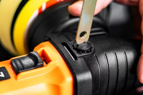 NEO TOOLS Polírozógép excenteres 710W, 125mm, 2000-4600/perc 3 év garanciával 04-700