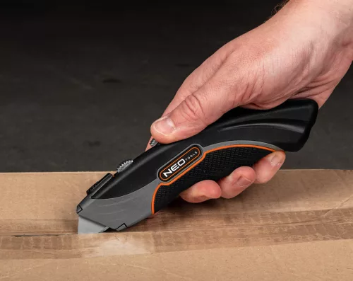 NEO TOOLS Trapézpengés kés, fémházas  6db kampós és trapéz pengével 63-700