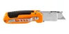 NEO TOOLS Trapézpengés kés, 90 fokban elfordítható fejjel, vágó és kaparó funkció, összecsukható, aluházas, 2db tartalék pengével 63-708