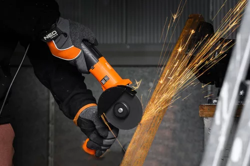 NEO TOOLS Sarokcsiszoló, 1000W, 125mm, fordulatszám szabályzó,3m-es gumikábel, 2 állású markolat, gyorszáras rögzítőanya 3 év garanciával 04-716
