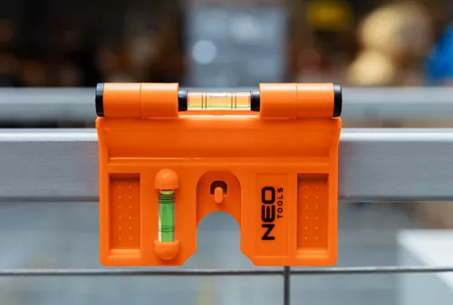 NEO TOOLS Oszlopvízmérték, állítható mágneses szárak, 3 libella 71-003
