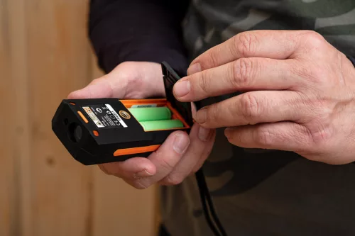 NEO TOOLS Lézeres távolságmérő, hatótáv: 100 m, IP54, fröccsenő víz védelem 2 év garanciával 75-206