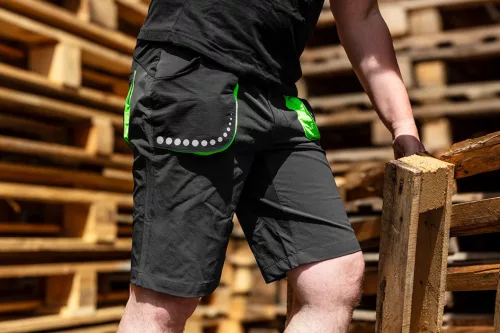 NEO TOOLS Rövid munkásnadrág, PRÉMIUM, 90% POLIAMID 10%ELASZTÁN, 4 IRÁNYÚ SZTRECCS ANYAG, FEKETE, M 81-277-M