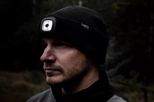 NEO TOOLS Kötött munkasapka, beépített led lámpával 81-621