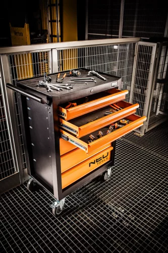 NEO TOOLS Műhelykocsi, 6 fiókos, 149db szerszámmal, 680x460x1030mm, szerszámkocsi 25 év garanciával 84-221-9