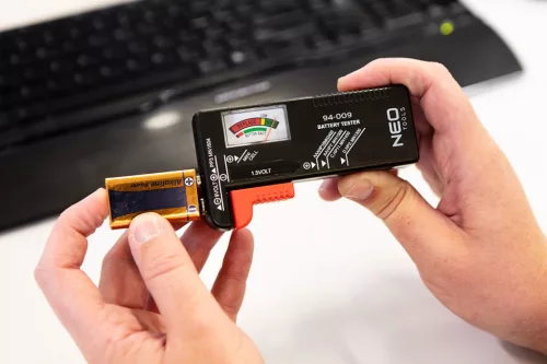 NEO TOOLS Akkumulátor és elemteszter, 1,5-9V-ig 94-009