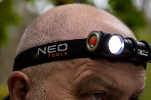 NEO TOOLS Fejlámpa + zseblámpa 2az1-ben, tölthető USB 800lum CREExML-T6 LED, 10W 99-026
