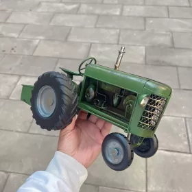 Dízel traktor - Egyedi otthoni dekoráció