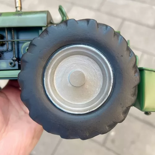 Dízel traktor - Egyedi otthoni dekoráció