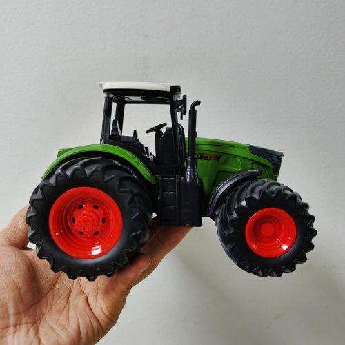 1/24 Méretarányú Vasatagkerekű Játék Traktor