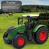 1/24 méretarányú Nagy Farm Traktor